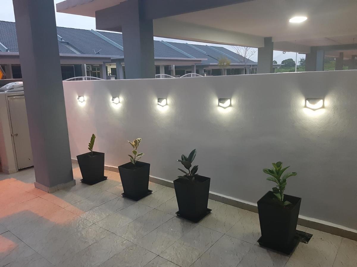 Holiday home Rumah Armand 4br Fully Aircond