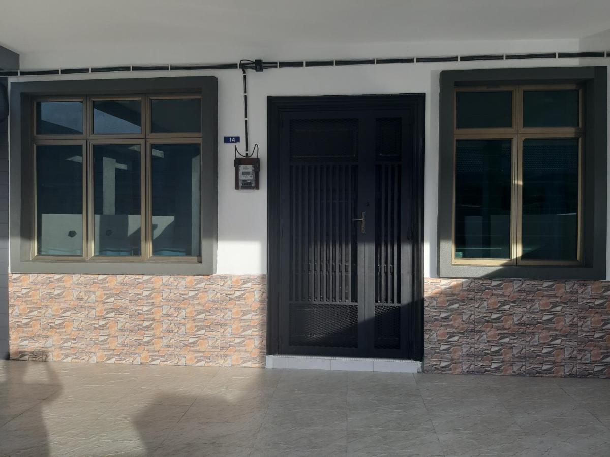 Rumah Armand 4br Fully Aircond Holiday home *