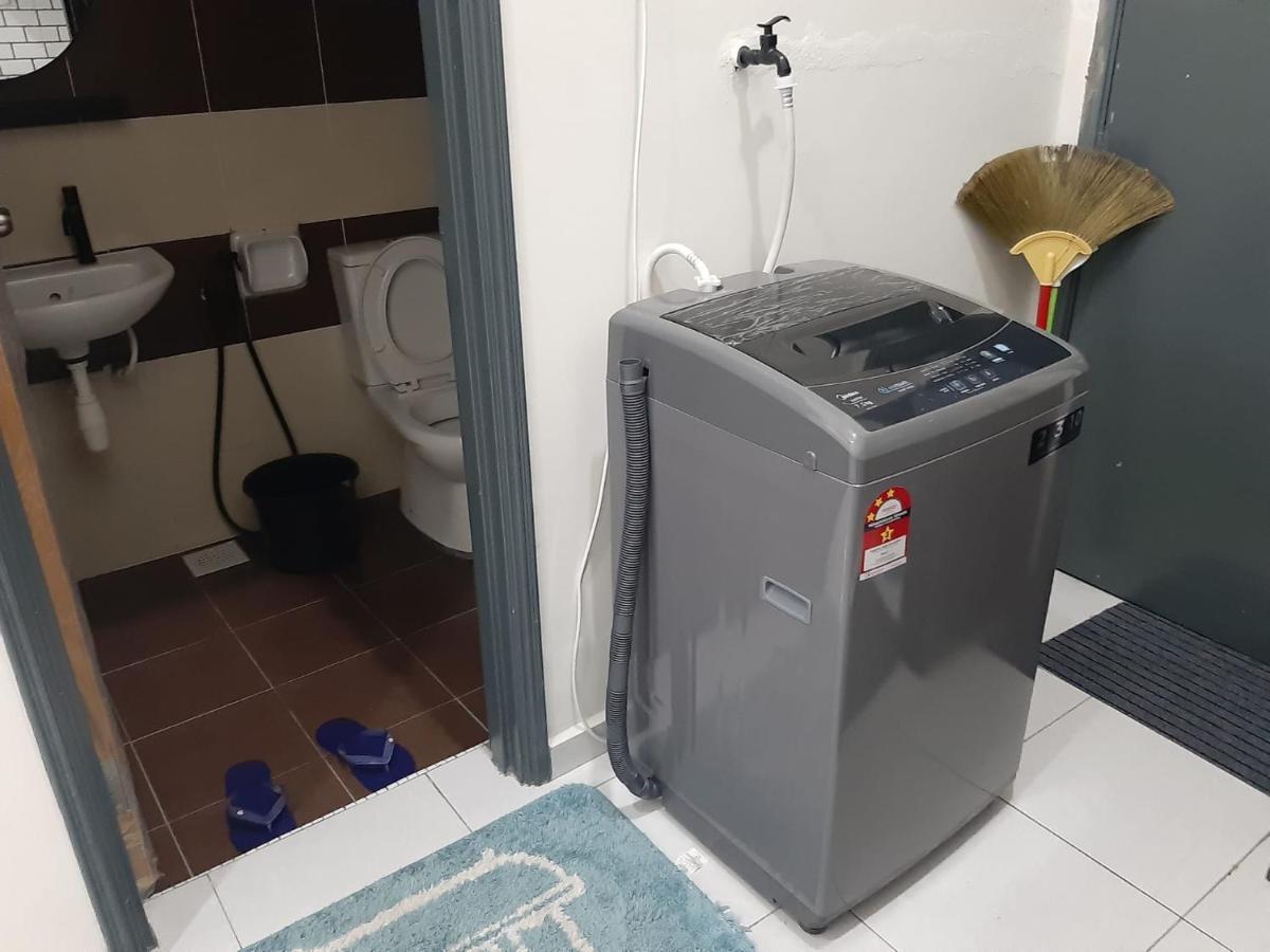 Holiday home Rumah Armand 4br Fully Aircond