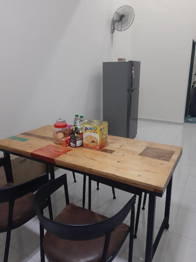 Rumah Armand 4br Fully Aircond Malacca